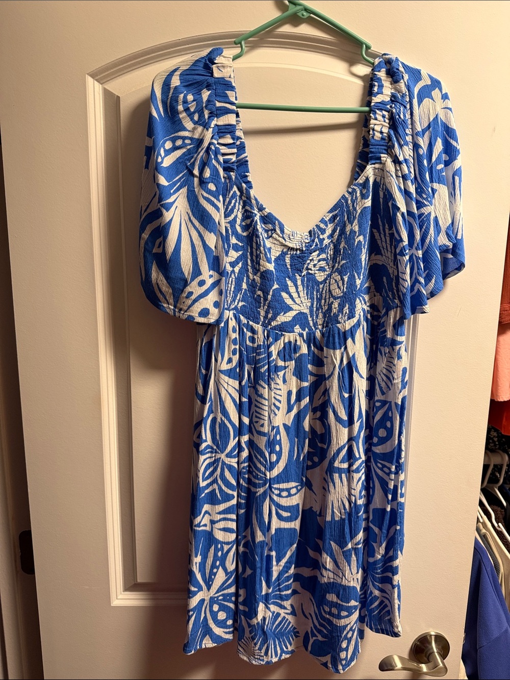 NWT Roxy M Blue and White Floral Summer Dress - Women's